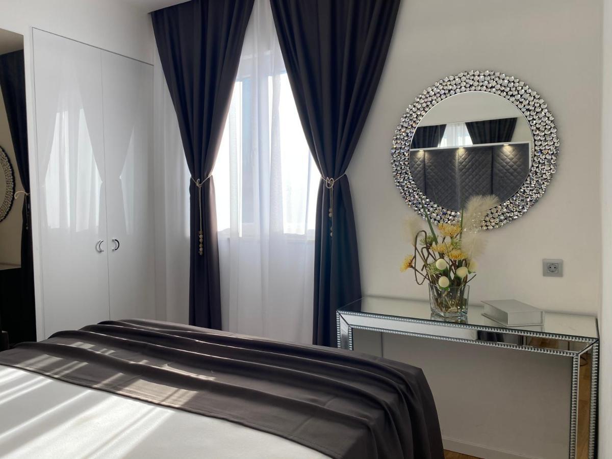 Skypool Suite 77 With Private Pool Makarska Bagian luar foto