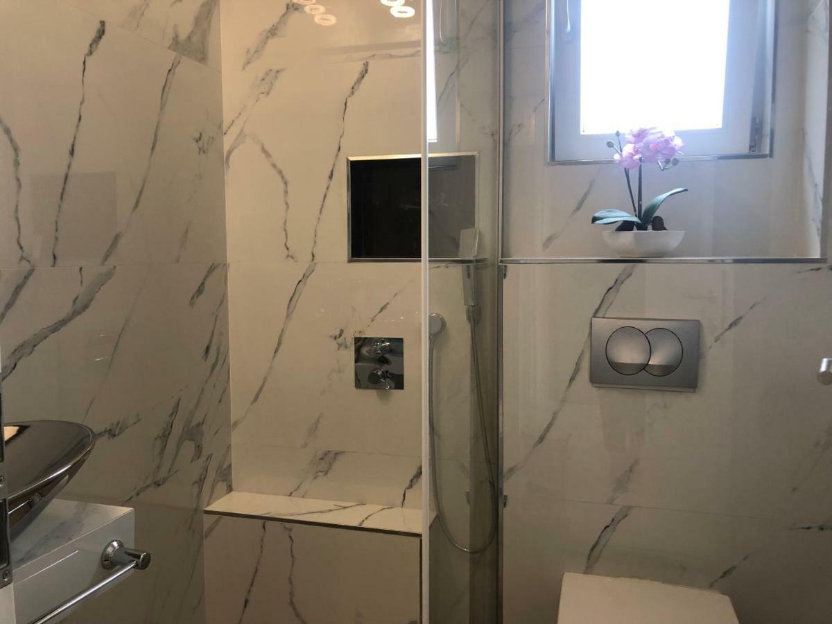 Skypool Suite 77 With Private Pool Makarska Bagian luar foto